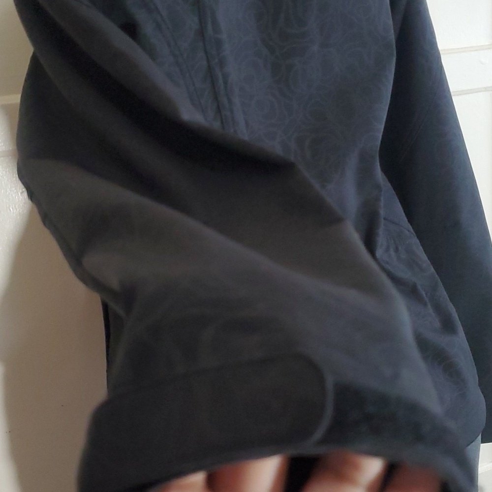 Double Diamond Black Floral Rose Zip Front Softshell Fleece Lined Jacket Size S - Picture 5 of 11